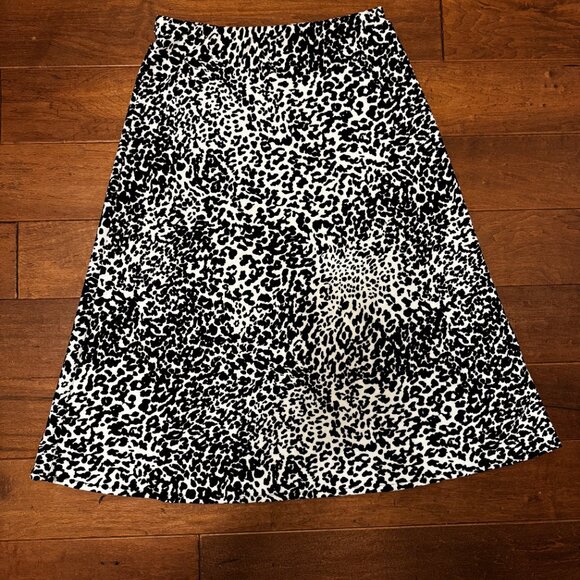 White & Black Leopard Print Midi Skirt – Size M – Made in Canada - Picture 7 of 7